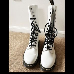 Dr. Martens SMOOTH LEATHER TALL BOOTS, white size 6